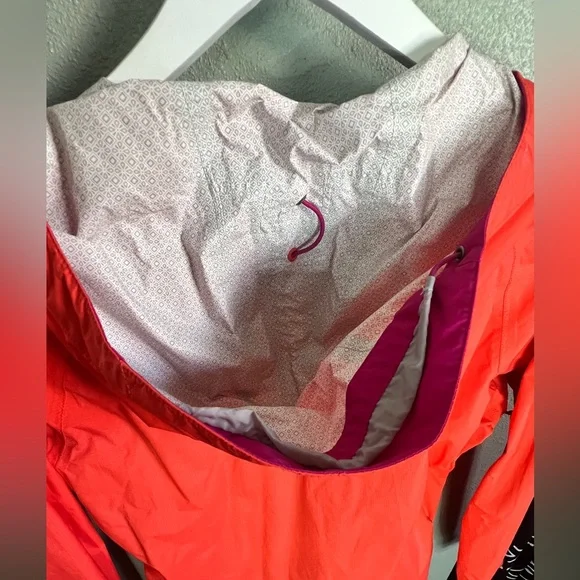 The North Face HyVent Jacket Medium - Picture 8 of 9